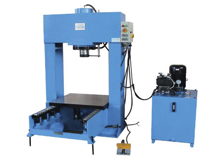 Hydraulic Press With Moveable Work Table